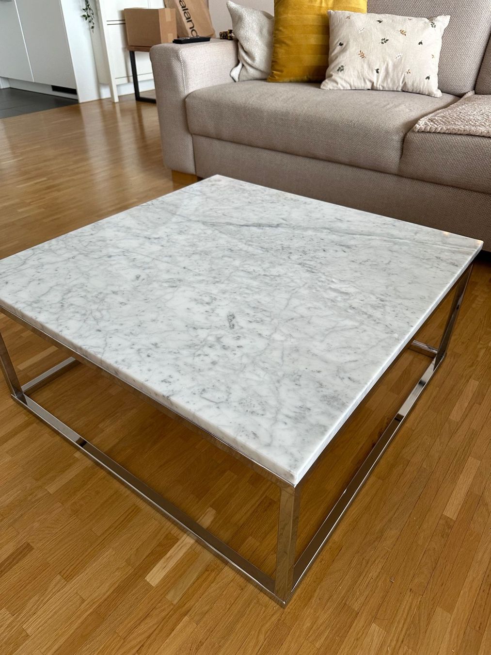 Livique Tavoli: Echter Marmor Couchtisch – Usato da Pratteln venduto da iit_l62p