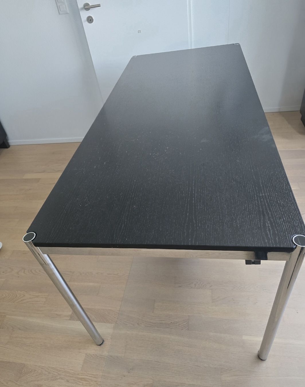 Scrivanie: USM Haller Schreibtisch 180x75 – Usato da Mumpf venduto da Ananas86