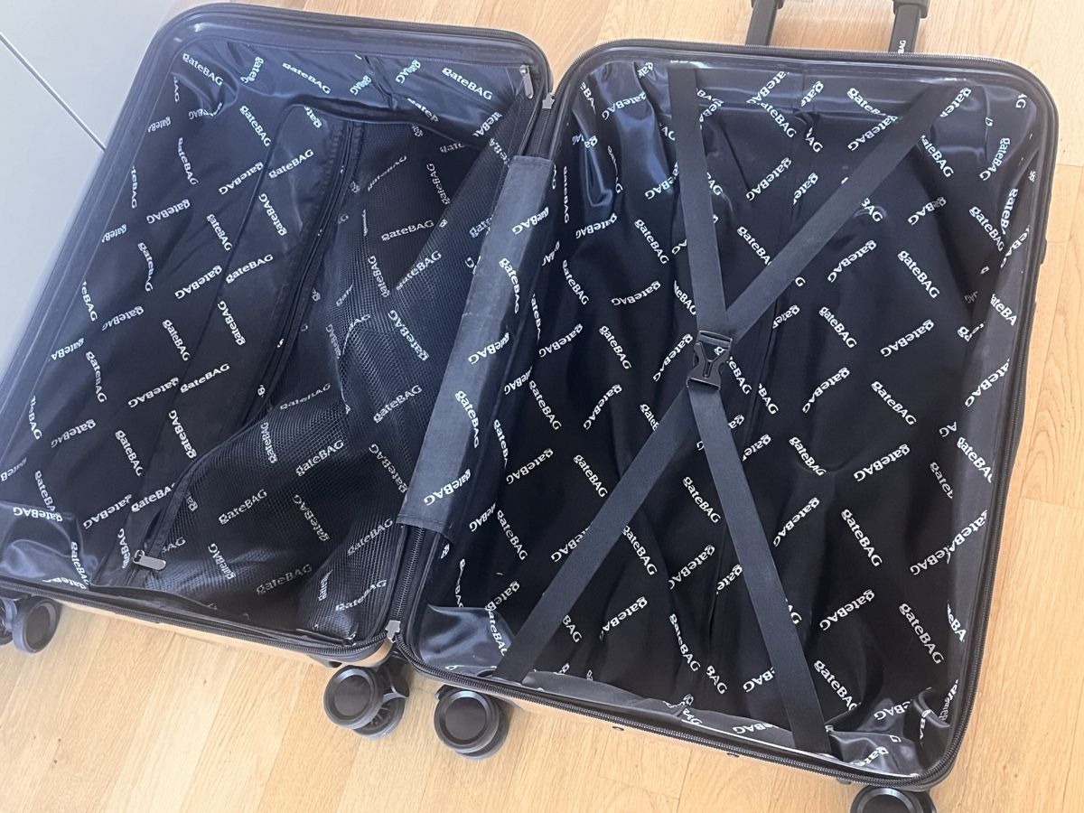 Valises de voyage: Rollkoffer Gold, Neuwertig – Neuf (Voir description) à Laupen BE par Rohe5500 2
