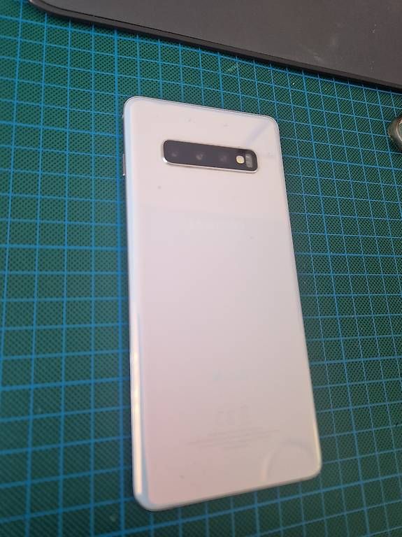 Handys / Smartphones: SAMSUNG GALAXY S10+ – Gebraucht aus Flawil von Raphaela1985 1