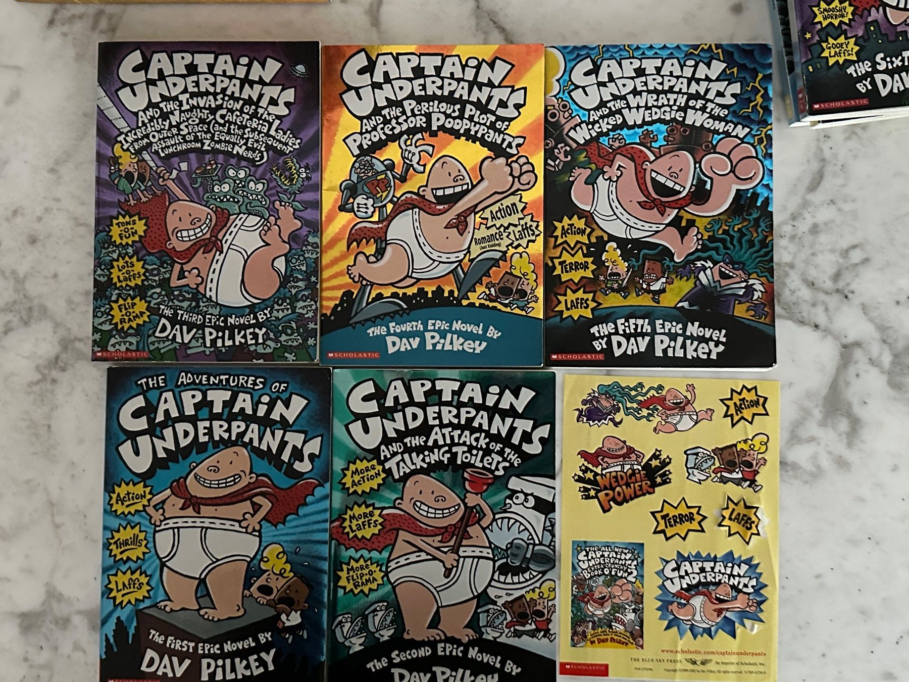 Libri: Captain Underpants Buchreihe -  8 Stück - Englisch – Usato da Hagendorn venduto da Gember