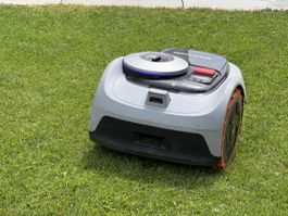 Rasenmähroboter Segway Navimov i105e inkl. Garage m.Garantie