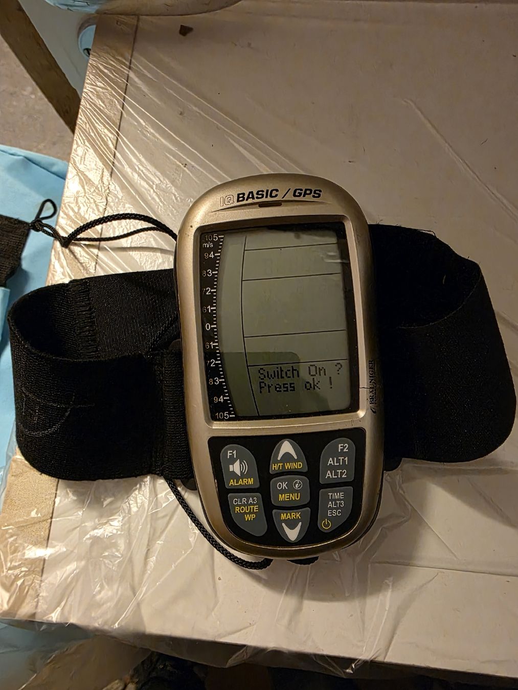Flug- & Drachensport: IQ Basic GPS Variometer mit Armband gebrauchter Zustand – Gebraucht aus Wetzikon ZH von ss1ss