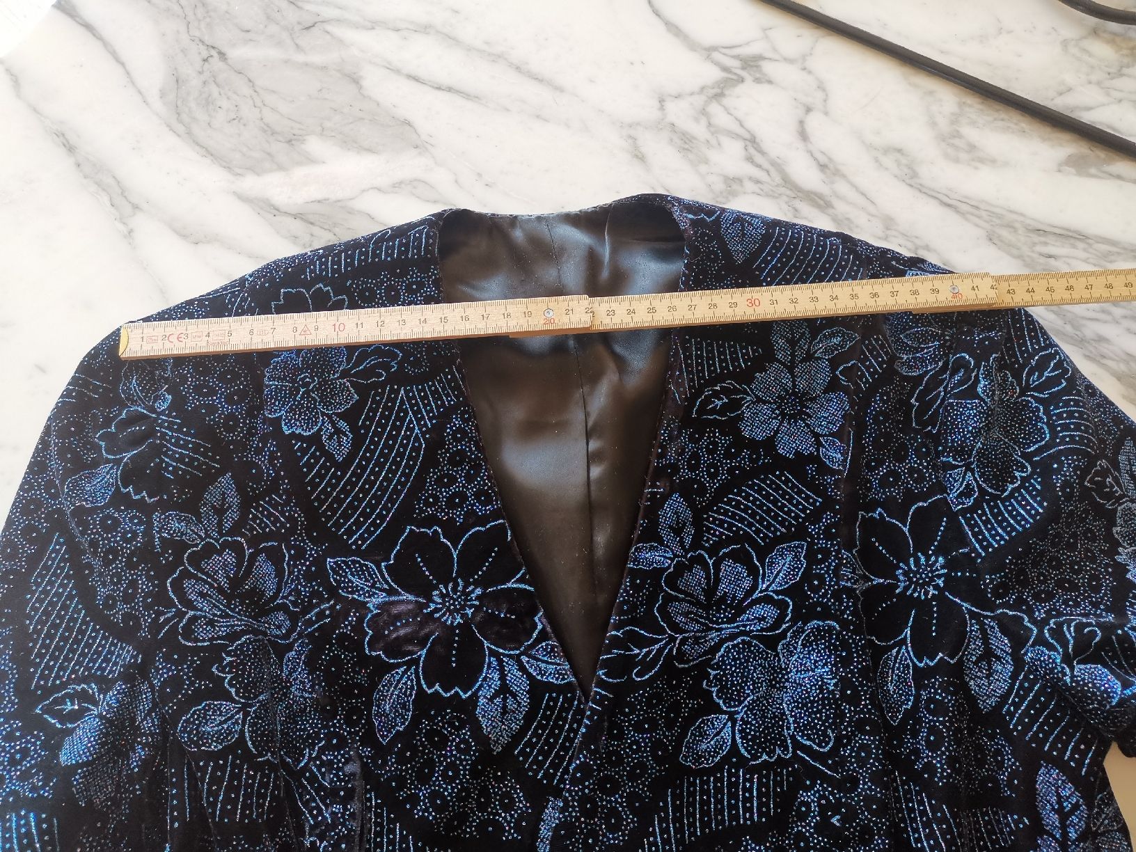 Giacche: Handgefertigter, festlicher Blazer – Usato da Uerikon venduto da pink_flamingo 4