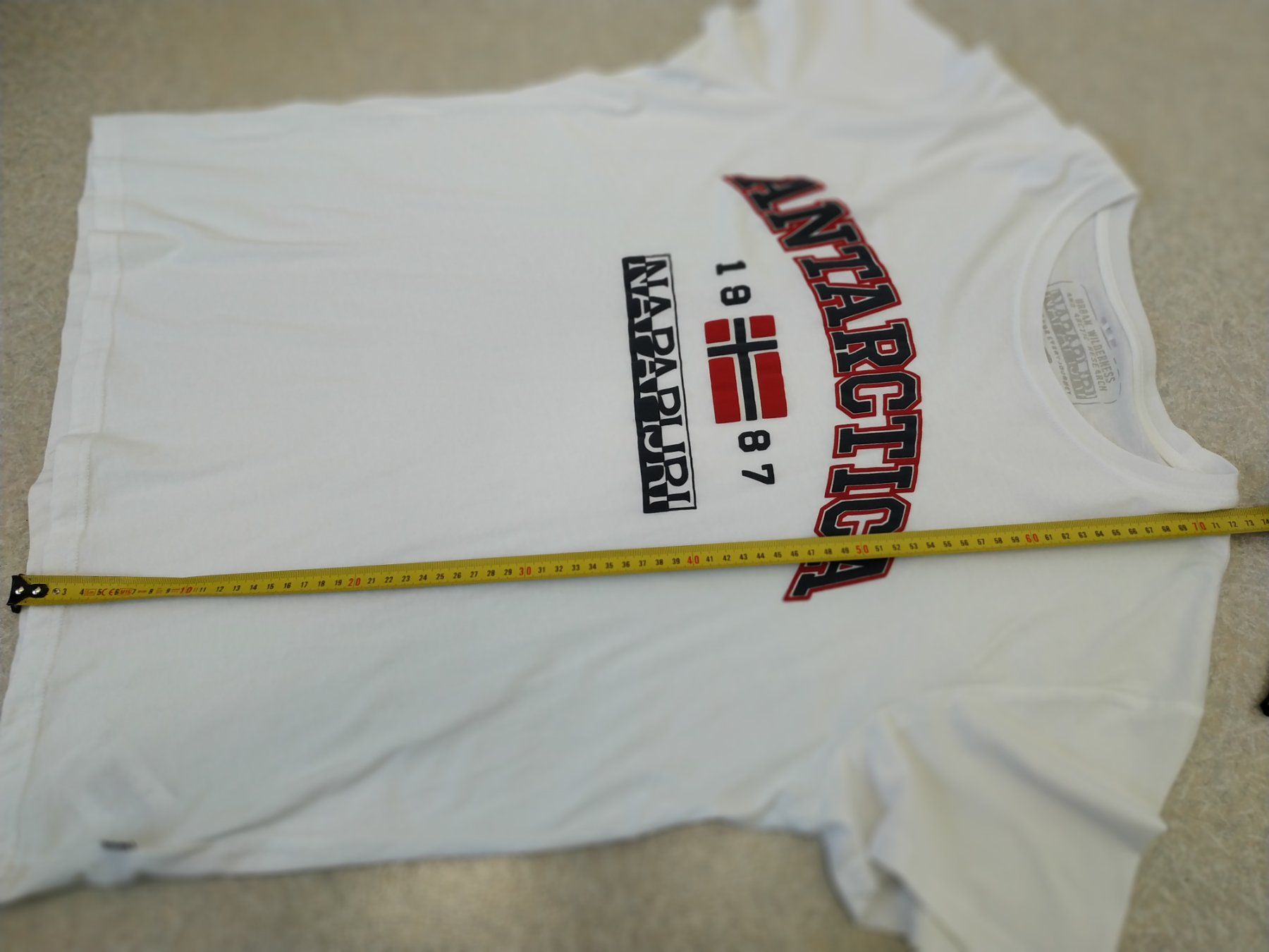 Napapijri T-shirt: T-Shirt von Napapijri – Nuovo (secondo la descrizione) da Dübendorf venduto da Jolenia 7