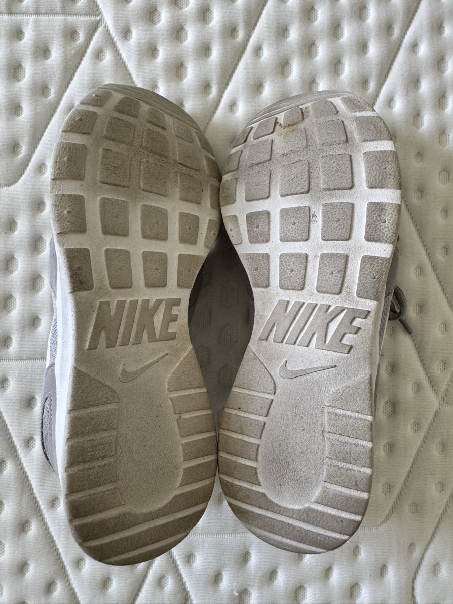 Nike Scarpe da donna: Nike Laufschuhe, Gr. 39 – Usato da St. Gallen venduto da nikolasbong 1