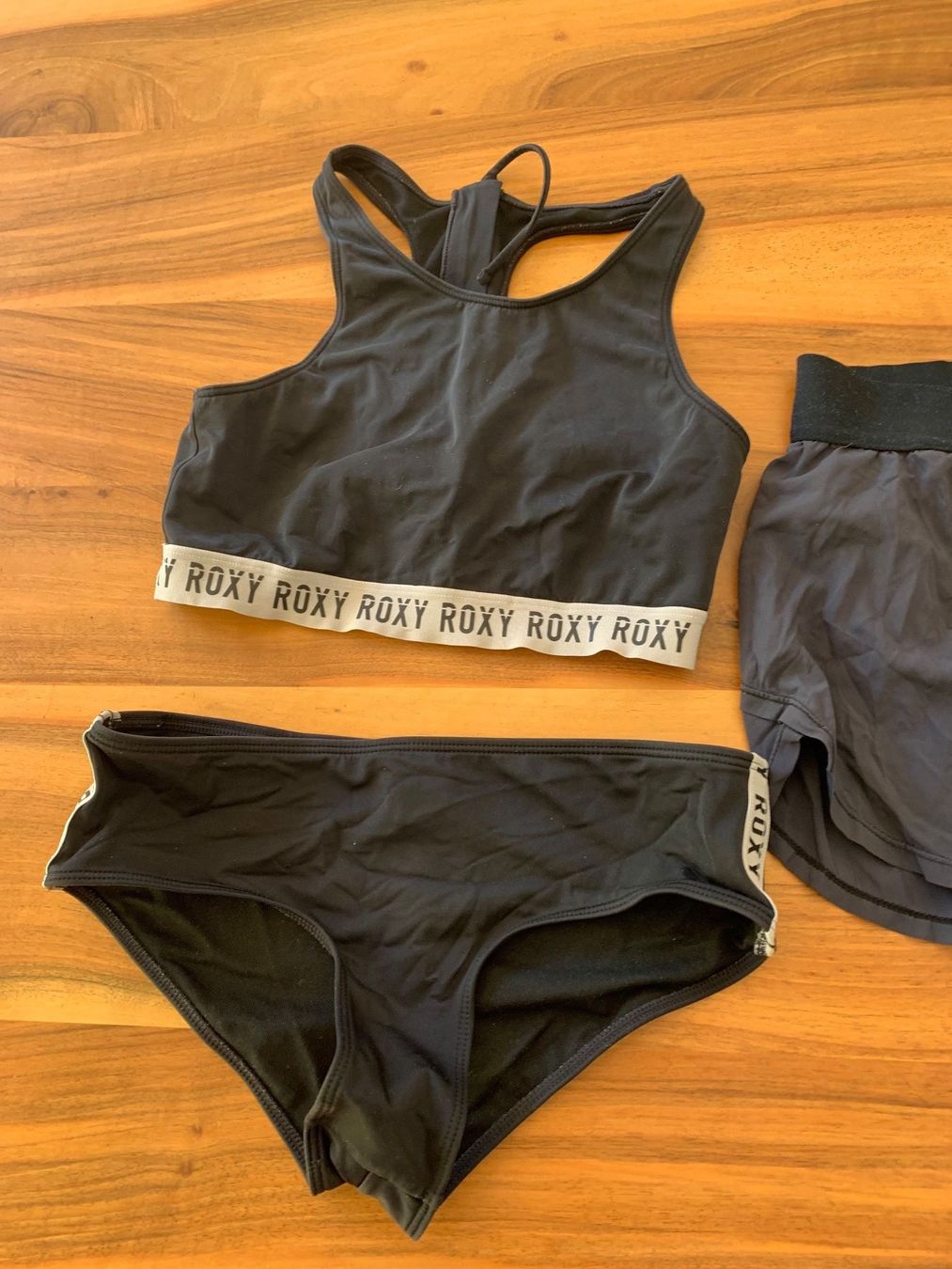 Roxy Costumi da bagno & Bikini: ROXY Bustier Bikini und Hose Gr. S schwarz/weiss – Usato da Meiringen venduto da luanik 1