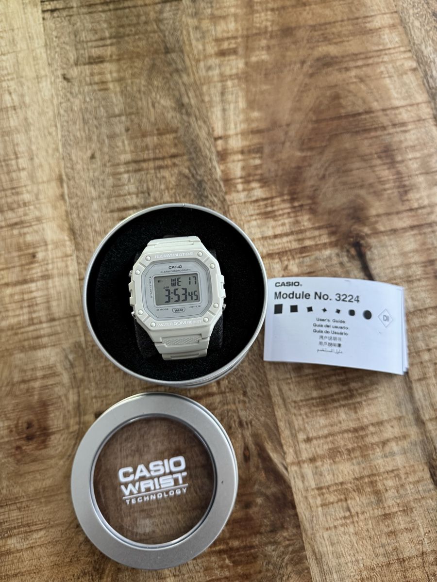 Casio Orologi: Casio watch – Nuovo (secondo la descrizione) da Scuol venduto da Beuty-Berg