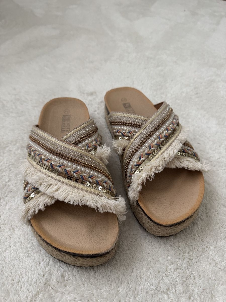 Chaussures femmes: Sandalen – D'occasion à Kaltbrunn par Lealui
