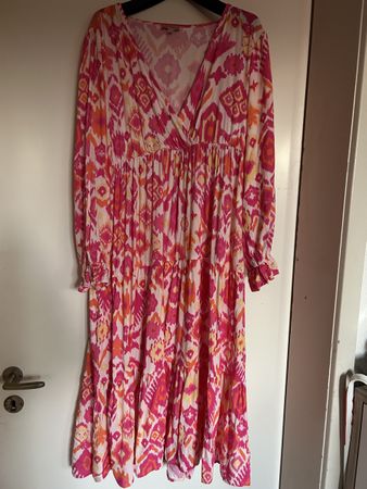 Luftiges, neues Sommerkleid grösse 40
