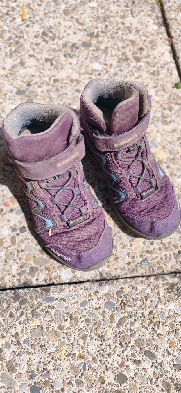 Herrenschuhe: Winterschuhe Kinder – Gebraucht aus Winterthur von OldShatterhand1.