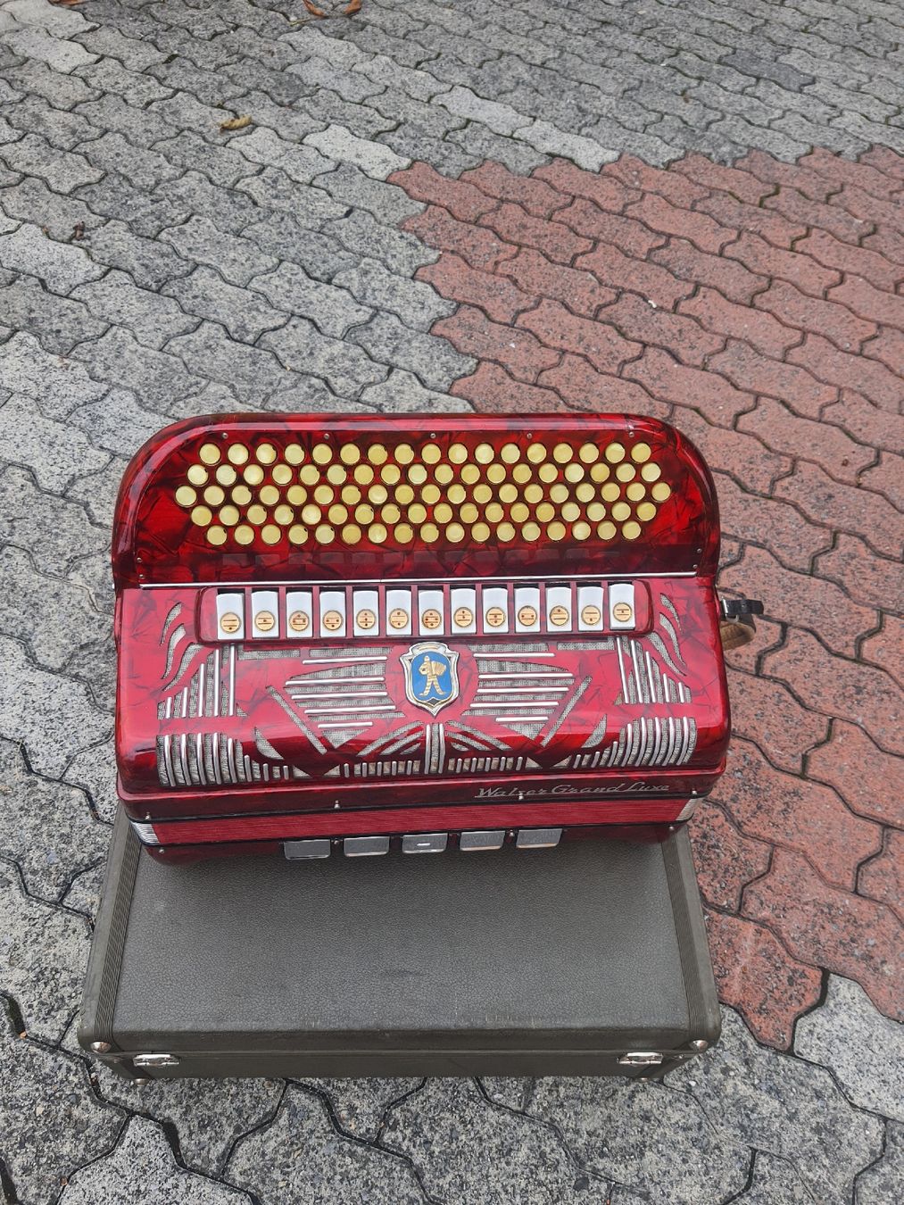 Strumenti musicali: accordéon chromatique 4 voix  – Usato da Pont-de-la-Morge venduto da Mirabelle0 7
