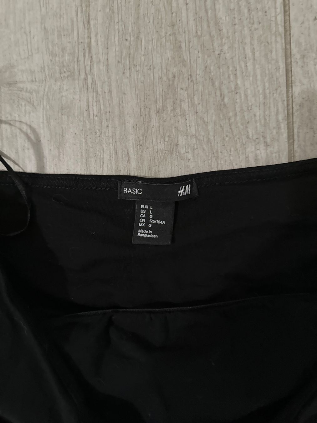 H&M Top: Top sans manche noir – Nuovo (secondo la descrizione) da Cheseaux-Lausanne venduto da Cerfynie 2