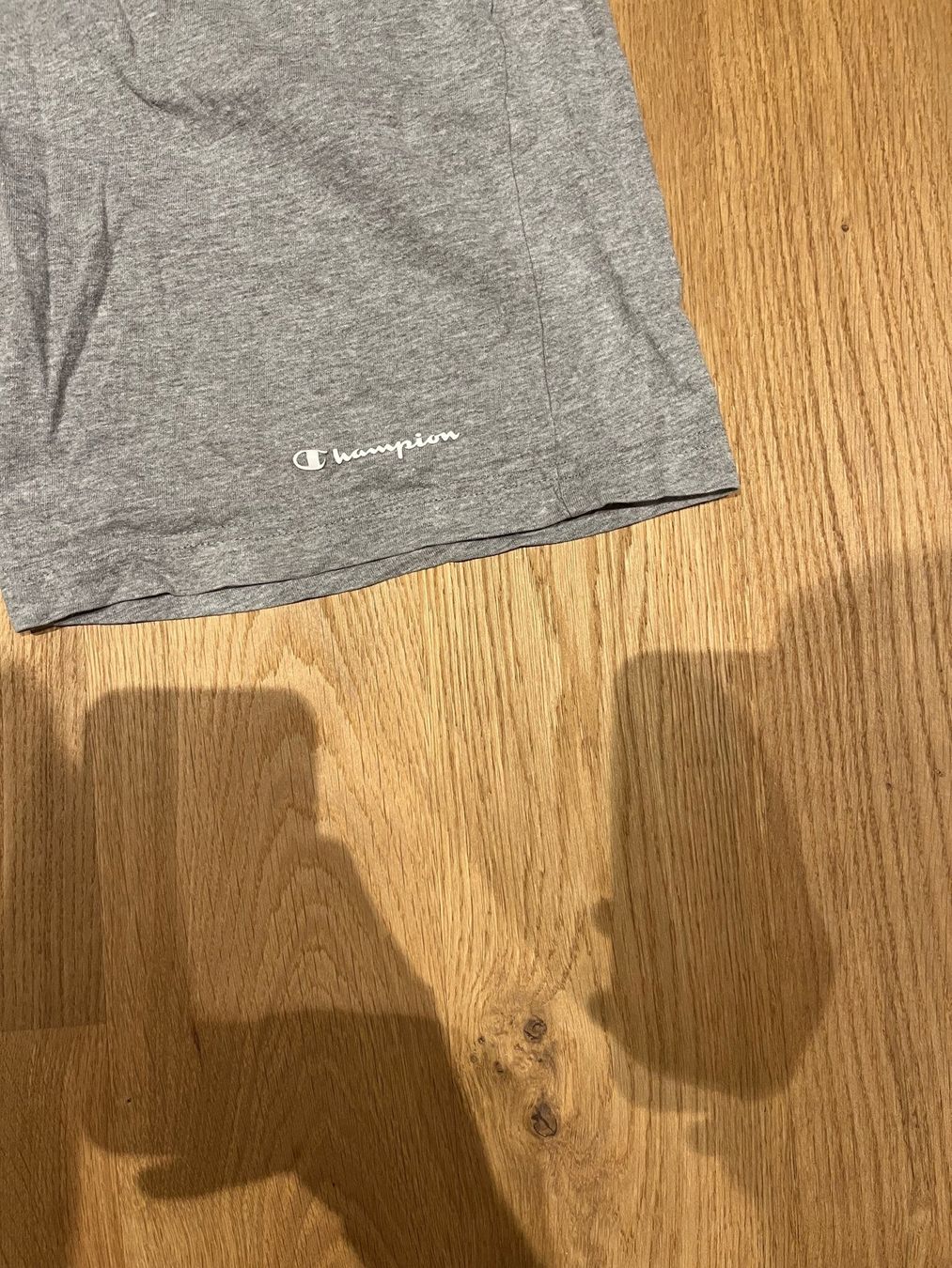 Champion Pantaloni: Champion Shorts Gr. L Grau – Usato da Siggenthal Station venduto da tha_2yxs 4