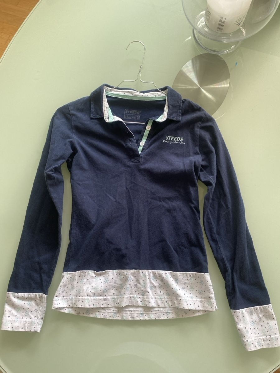 Blouses, T-shirts & Tops: Mädchen Langarm t-Shirt Grösse 148 – D'occasion à Schmerikon par SwissKFO