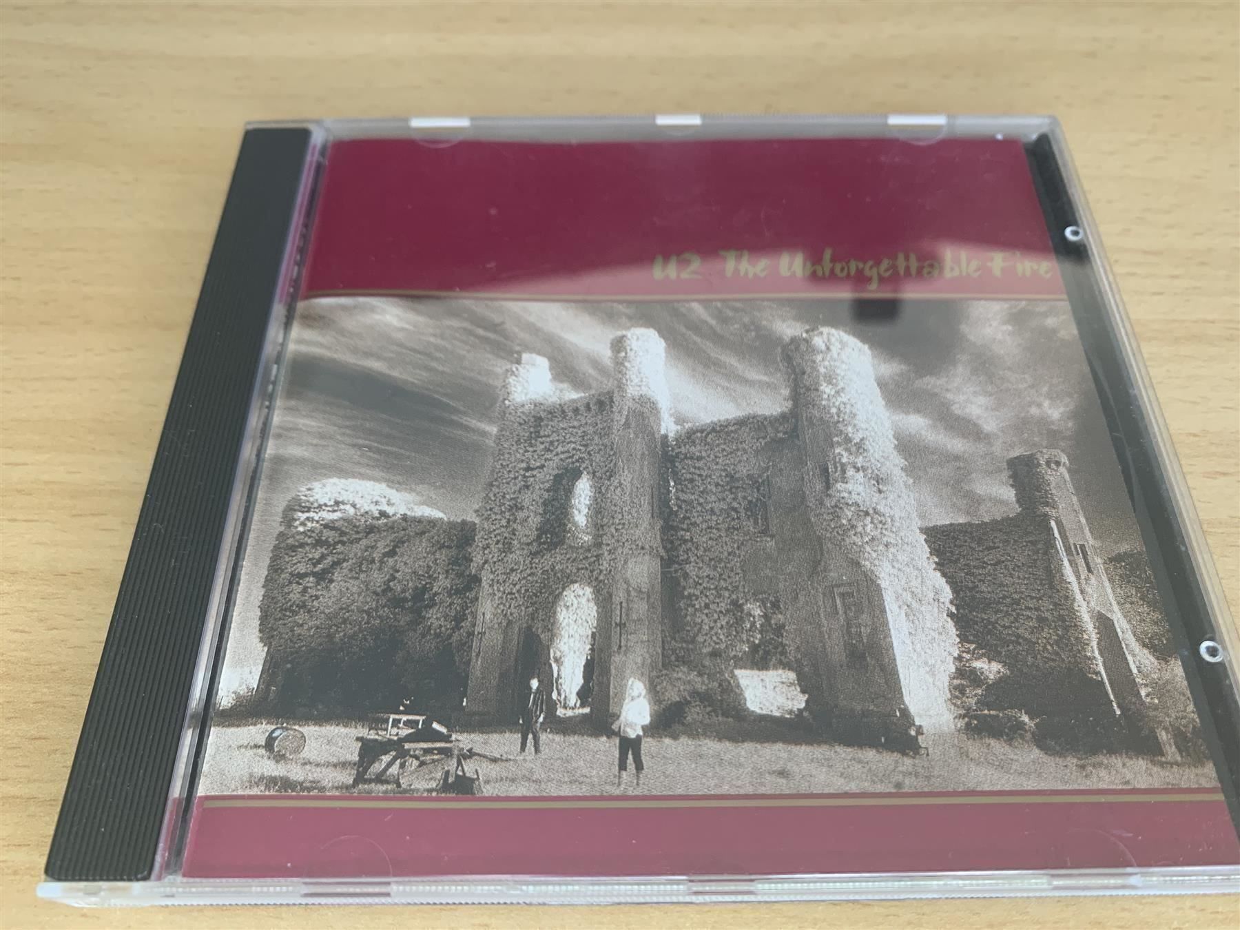 CD: U2 – The Unforgettable Fire – Usato da Rikon im Tösstal venduto da Alpenmutz