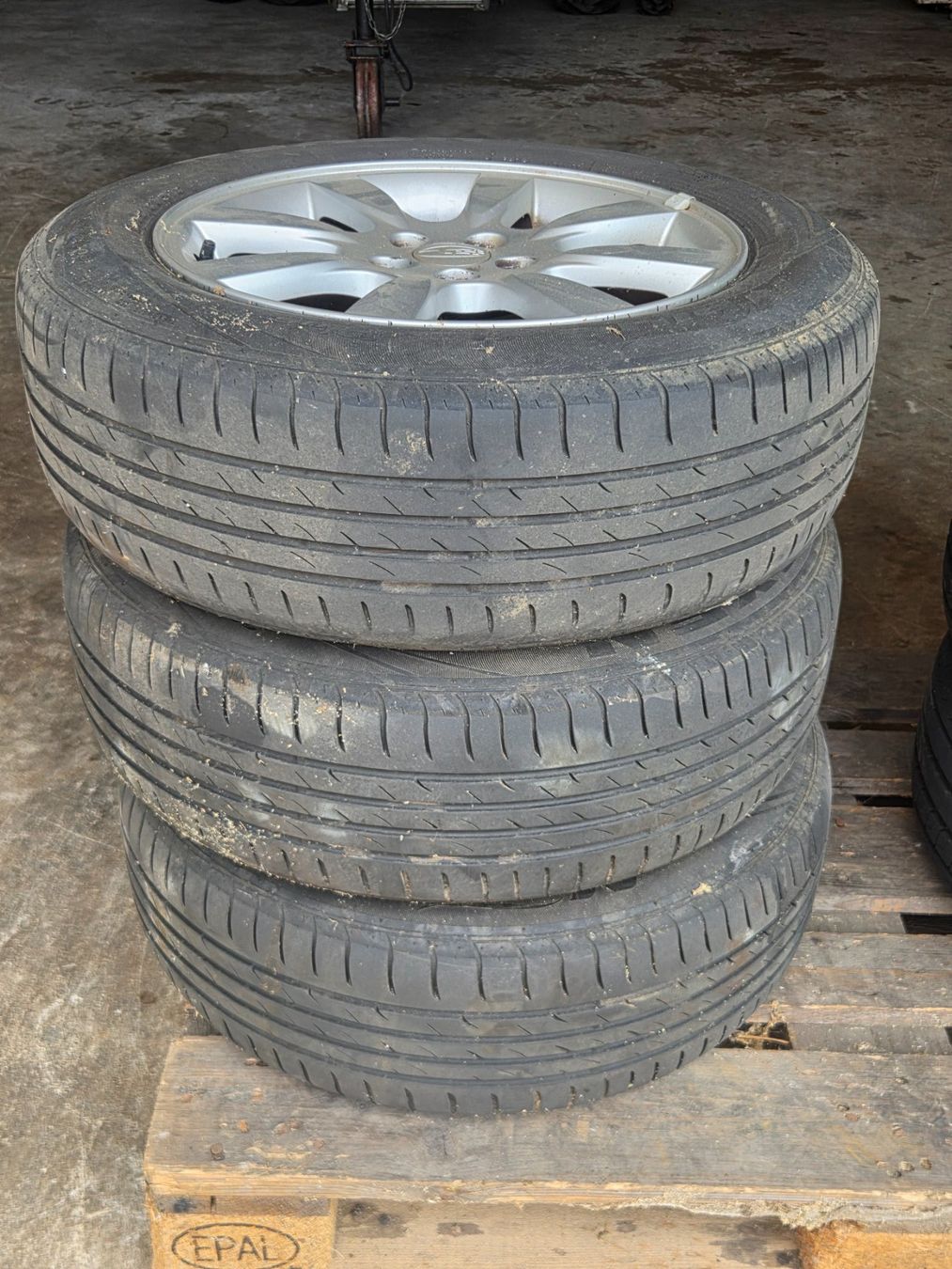 Pneumatici & Ruote complete: Subaru 205 65 R16 – Usato da Menzingen venduto da Thebeat6313
