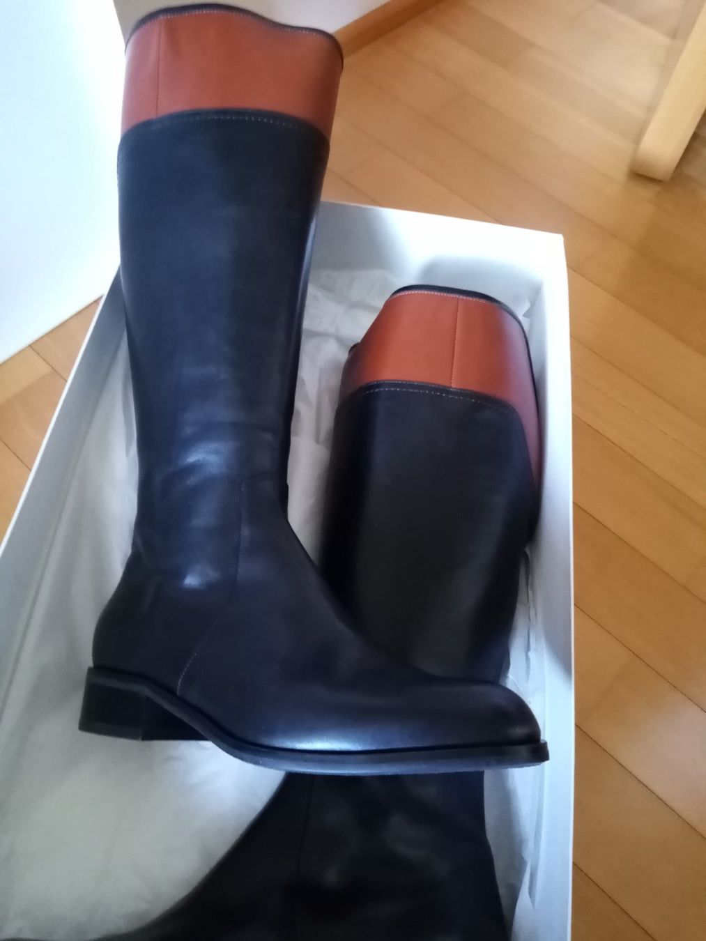 Damenschuhe: Bellissimi stivali NUOVI – Neu und originalverpackt aus Ligornetto von Tasani007