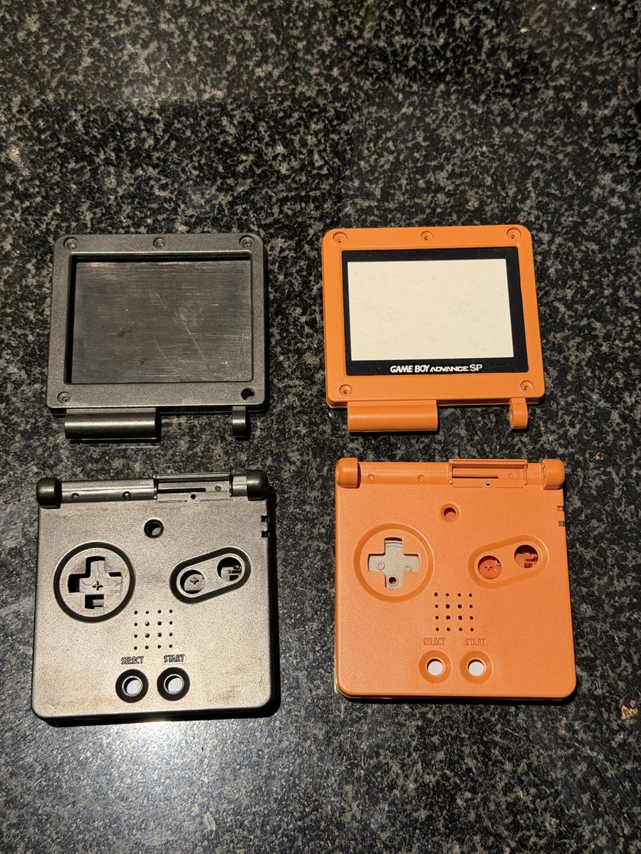 Nintendo Custodie protettive: 4 coques Gameboy Advance SP – Usato da Lausanne venduto da Planet_Faisceaux 3