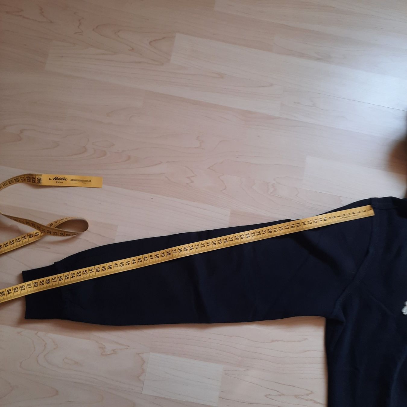 Pullover & Sweatshirts: Pullover – Gebraucht aus Hinwil von Zom 3