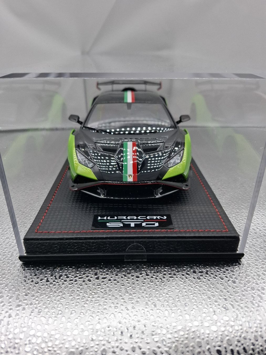 Lamborghini Modellini d'auto: MR Lamborghini Huracan STO 1:18 – Nuovo e nell'imballaggio originale da Gipf-Oberfrick venduto da Edii45 1