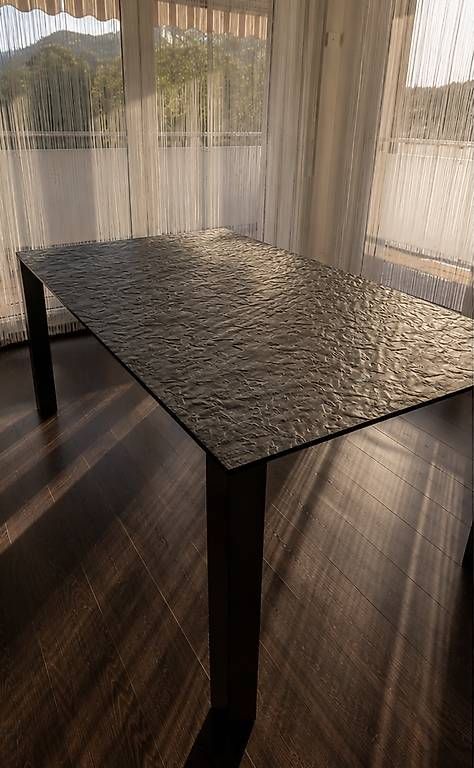 Tavoli: Table noire texturé – Usato da Lausanne venduto da CDNext.Nettoyage2025 1