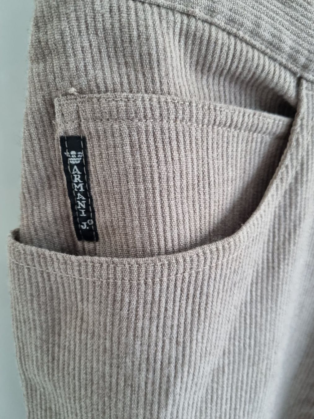Armani Hosen: Armani Damenhosen – Gebraucht aus Arbedo von Gyn 6