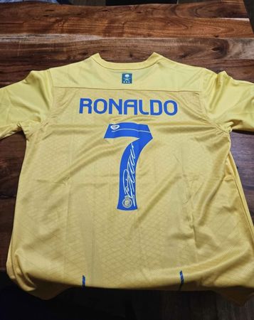 CR7 Trikot mit Unterschrift + Zertifikat