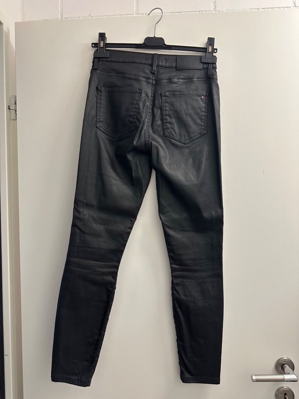 Pantaloni: Tommy Hilfiger Damenhosen – Usato da Kuesnacht ZH venduto da Lacatitus 1