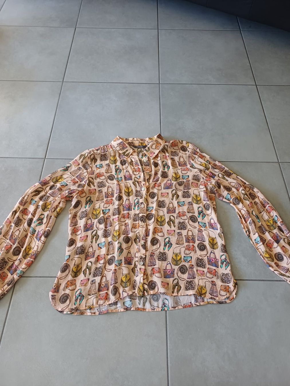 Princess goes hollywood Camicette: Blouse Princesse goes Hollywood  – Nuovo (secondo la descrizione) da Collonges venduto da cam_72xf 1
