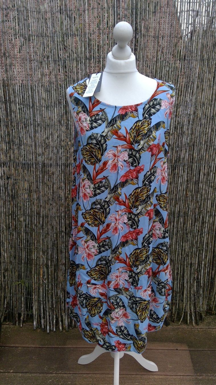 Vestiti: Robe ballon bleu clair à fleurs, taille M/L, viscose, NEUF – Nuovo e nell'imballaggio originale da Agiez venduto da chouchanelle