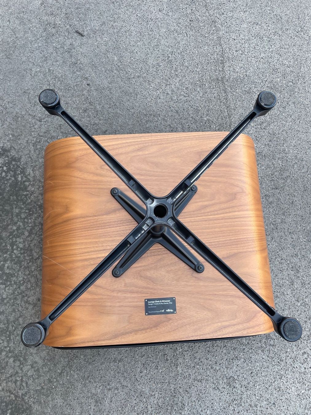 Vitra Hocker: Original Vitra Ottoman - Designklassiker - Eames – Gebraucht aus Basel von MattiaH 8