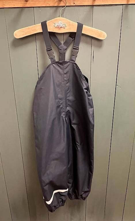 Tchibo Hosen: Regenhose dunkelblau 122/128 – Gebraucht aus St. Niklausen LU von Mimmi86 1
