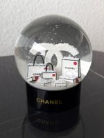 Authentique Boule á neige CHANEL en verre neuve!