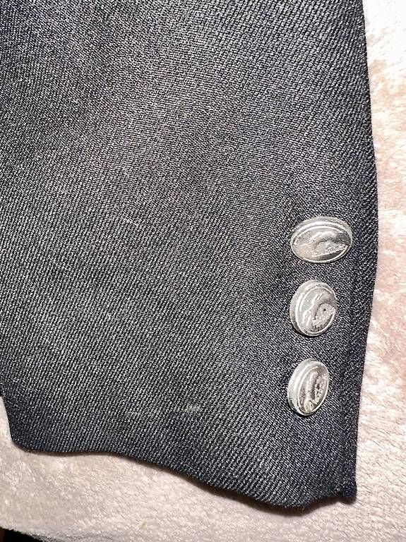 Vestes: Turnierjacket schwarz, Gr.34 (S) – D'occasion à Rapperswil BE par Aladytom 2