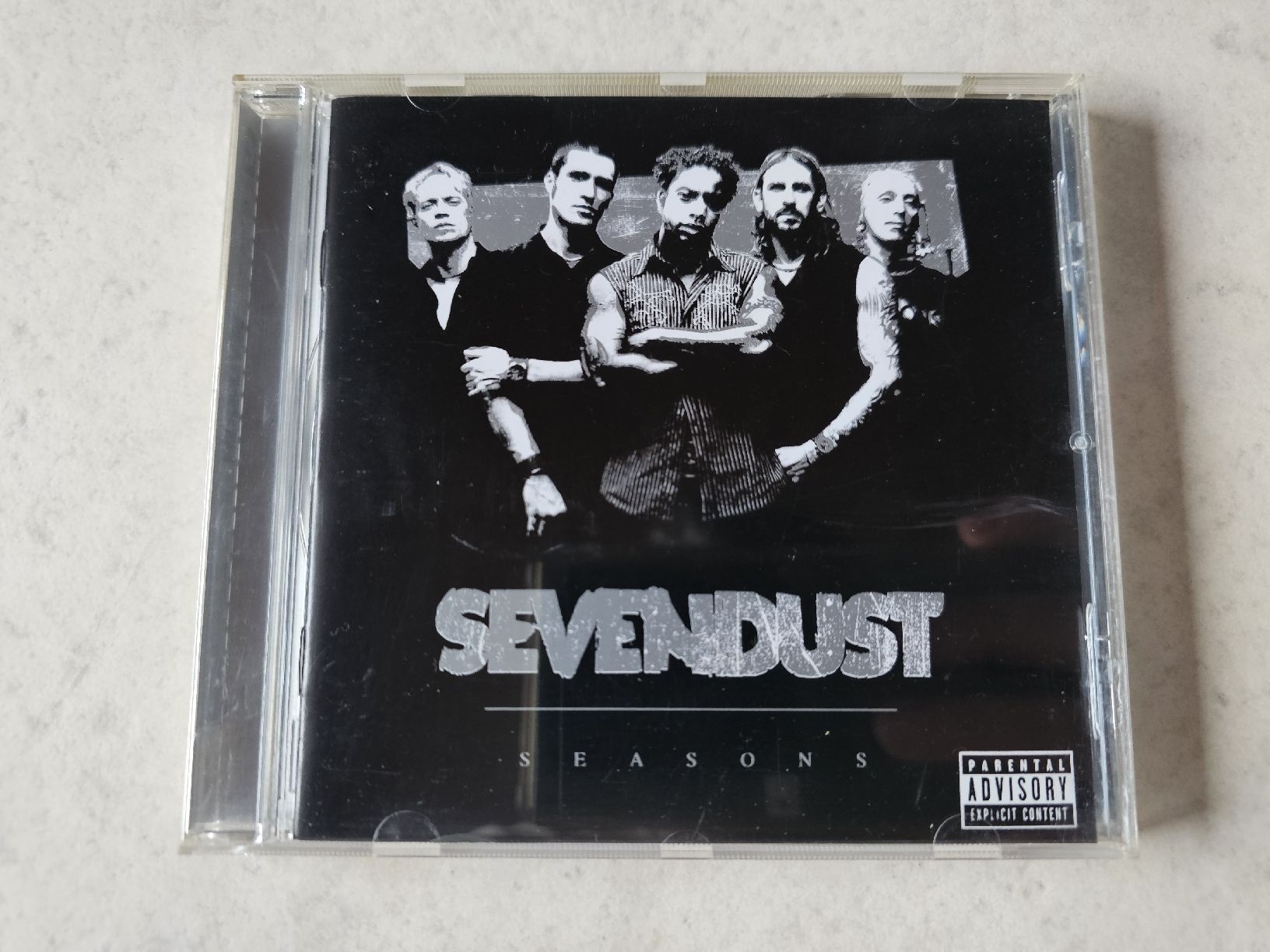 CD: Sevendust  -  Seasons – Usato da Schneisingen venduto da backstore24