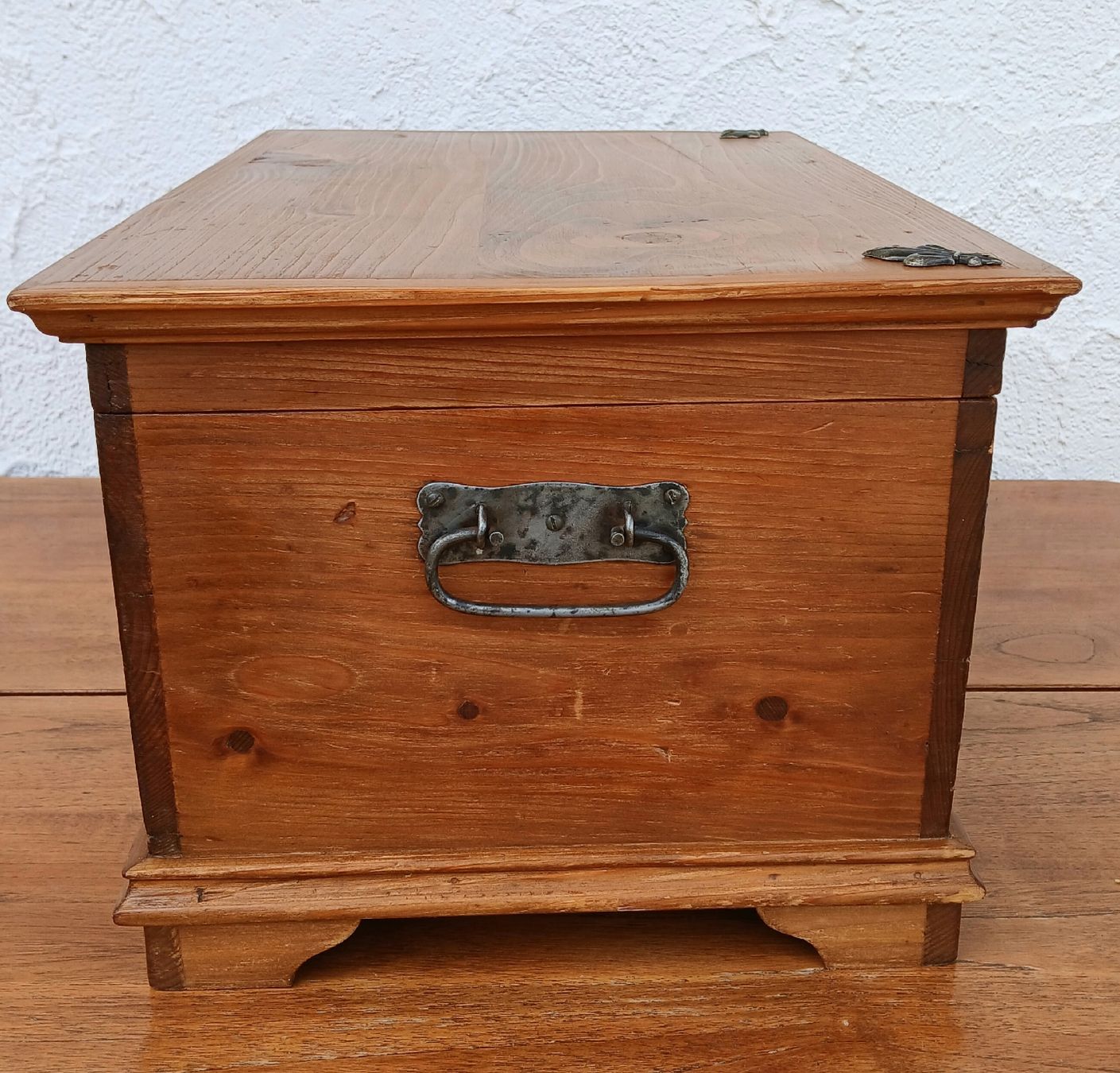 Coffres: Superbe petit coffre en bois – D'occasion à Sciernes-d'Albeuve par Dojo004 3
