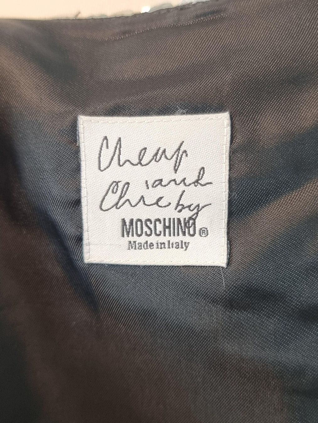 Top: Moschino Cheap and Chic Pailettentop – Usato da Zürich venduto da ANU-AnimalsNeedUs 6