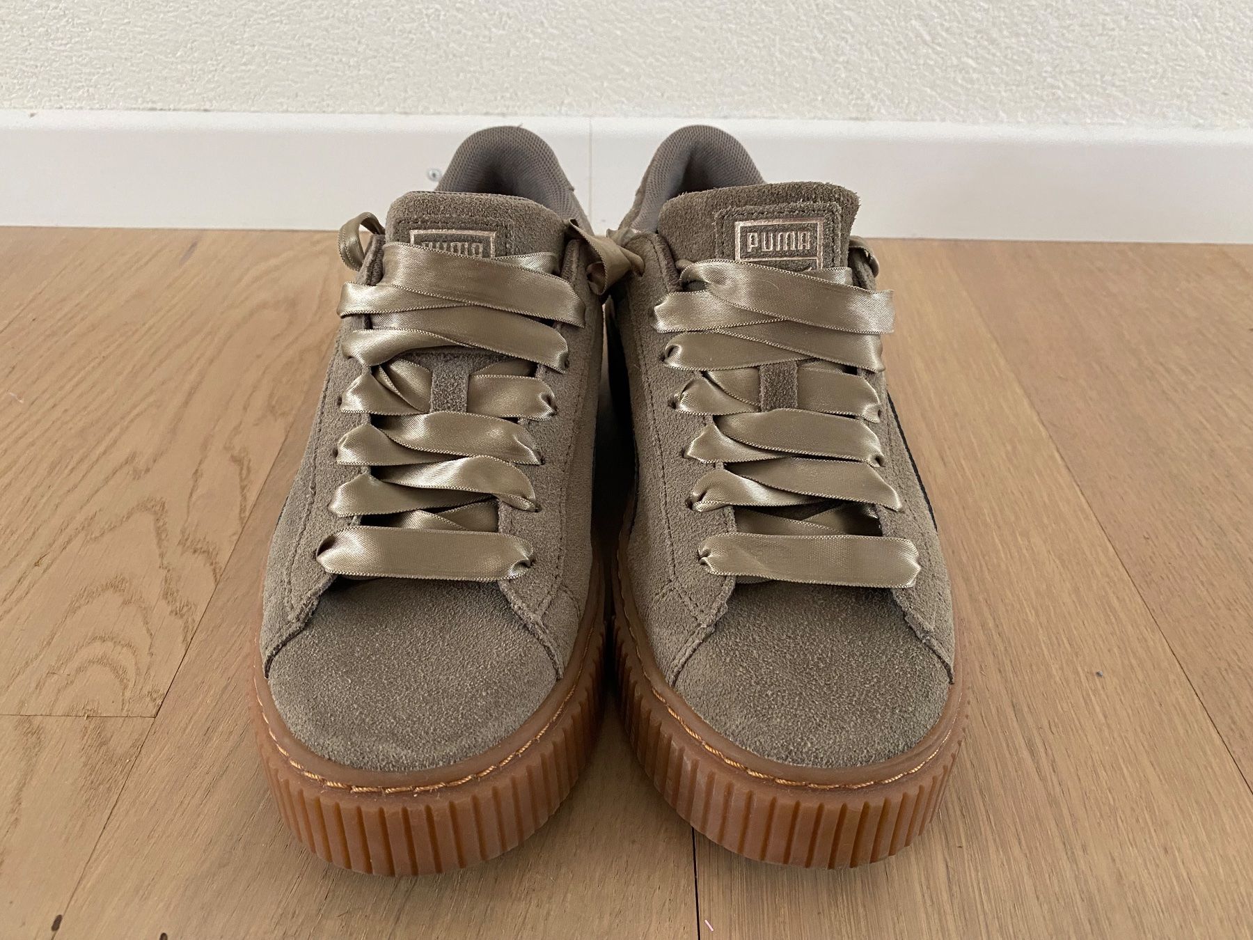 Puma Damenschuhe: Puma Suede olivegrün (Gr. 39) – Gebraucht aus Schlieren von vivid_wrld