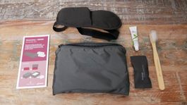 SWISS Business Class Amenity Set Victorinox oliv grün