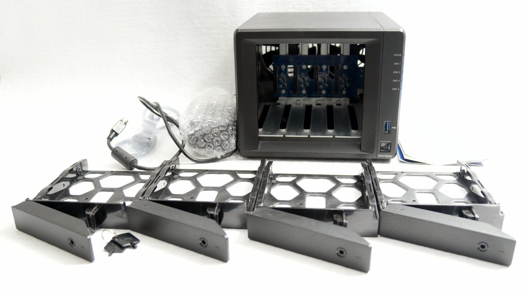 Synology Server: SYNOLOGY Diskstation DS418play - 4 Slots – Usato da Winterthur venduto da Sawomiju 3