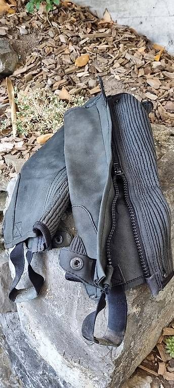 Stinchiere & Fasciature: Gebrauchte Reitschuhüberstülper/Chaps/Stiefelschäfte – Usato da Steffisburg venduto da Nicole1105 1