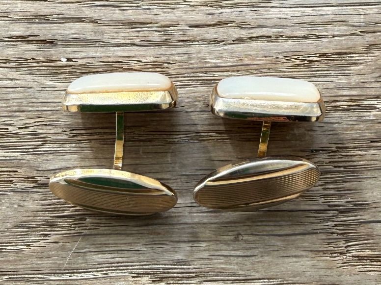 Gemelli: Midcentury Manschettenknöpfe mit Perlmutt – Usato da Luzern venduto da Mamutpe 1