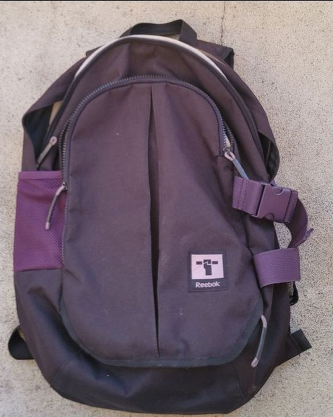 Reebok Rucksäcke: Geräumiger Reebok Rucksack, Lila – Gebraucht aus Zug von matomic85