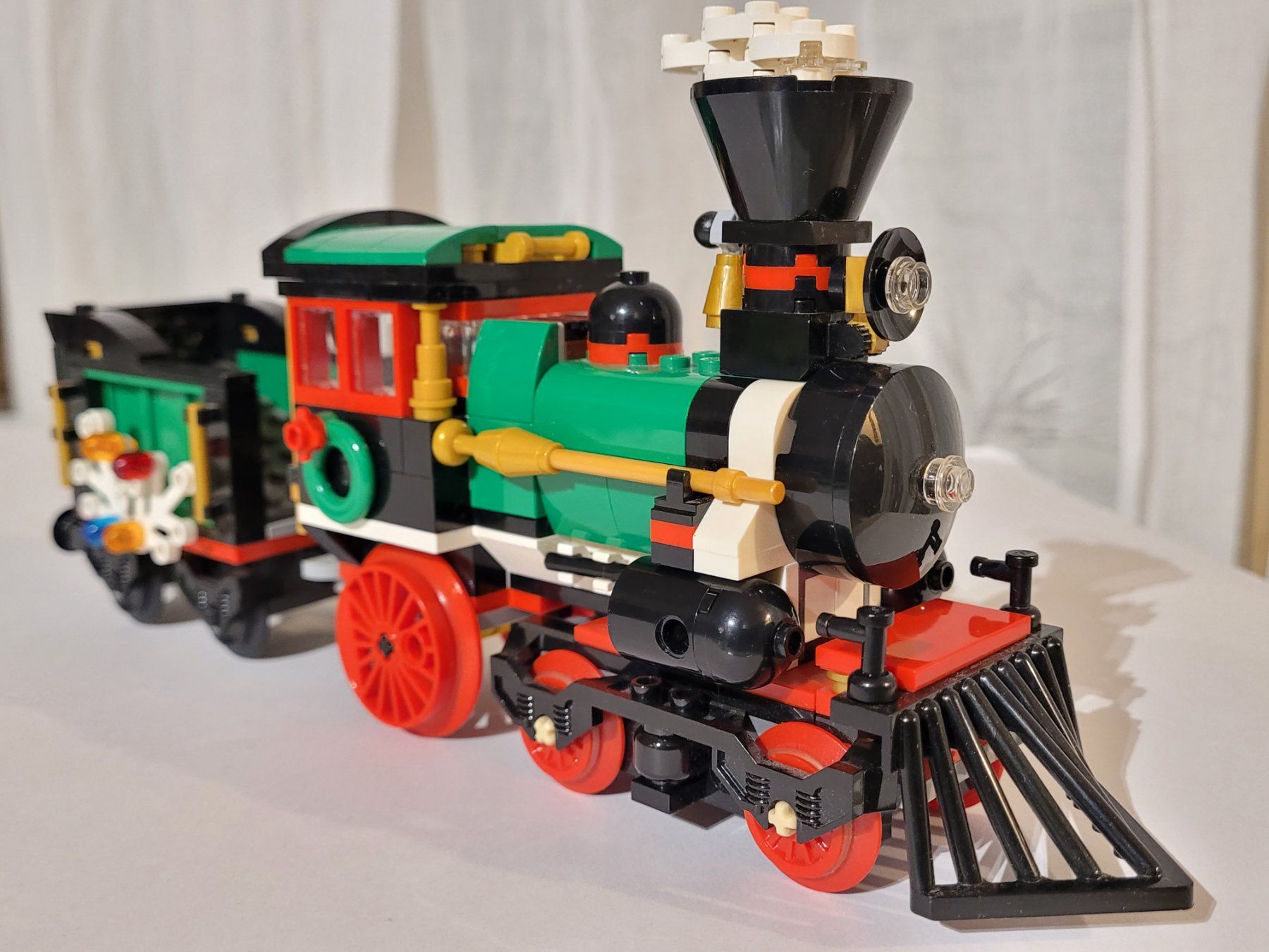 Lego Kit di costruzioni: Lego eisenbahn Creator 10254 Locomotive avec Tender + plan – Usato da La Tour-de-Peilz venduto da estelle69 2