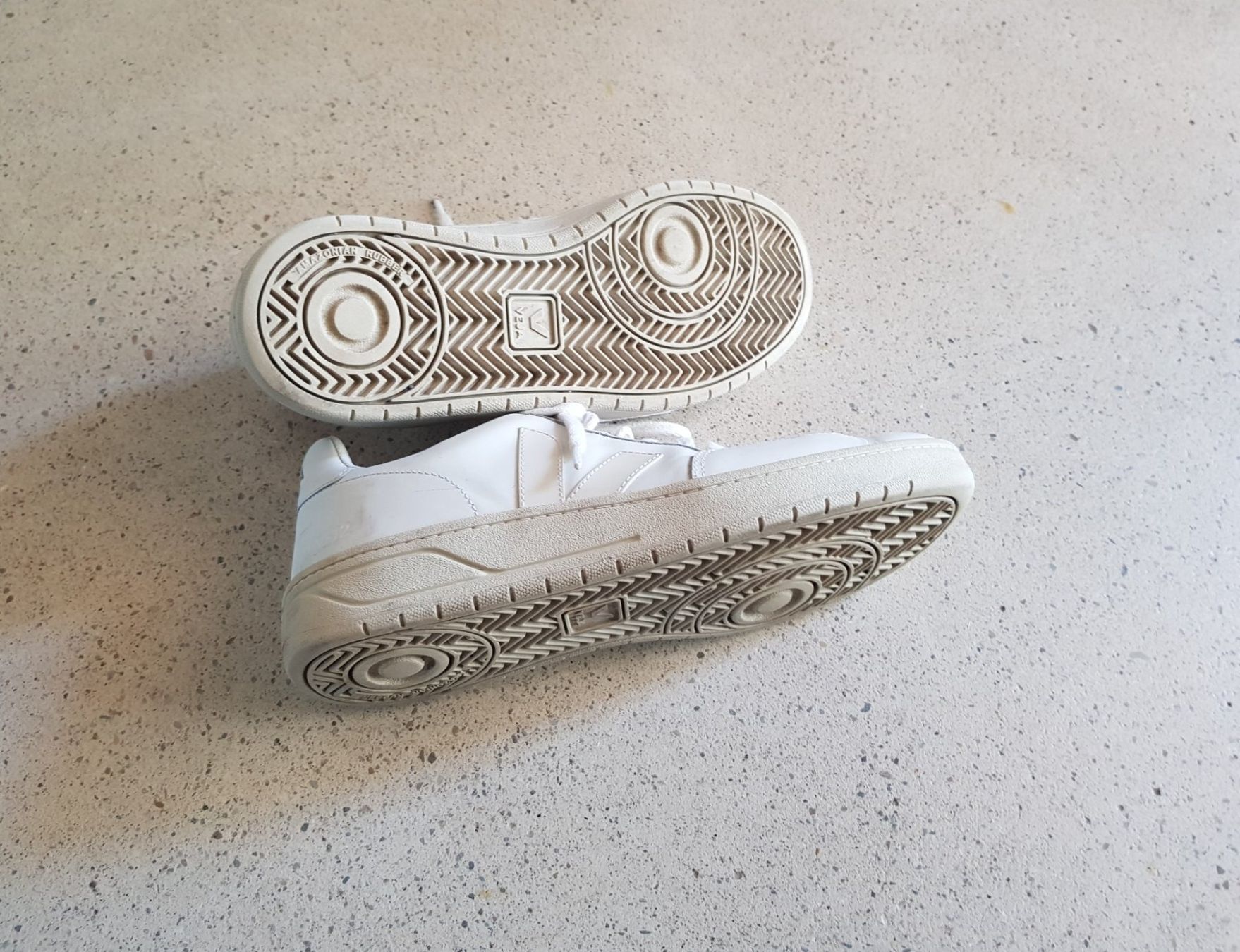 Veja Scarpe da uomo: Veja Herren Leder-Sneaker Grösse 42 – Usato da Basel venduto da fafa68 6