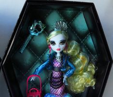 Monster High Haunt Couture Lagoona Blue Doll NRFB