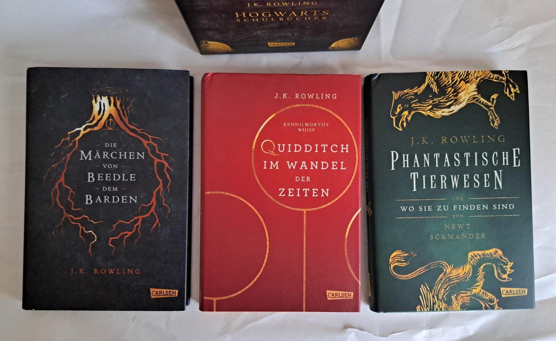 Bücher: Die Hogwarts Schulbücher im Schuber (D) – Gebraucht aus Basel von Patiscat 1