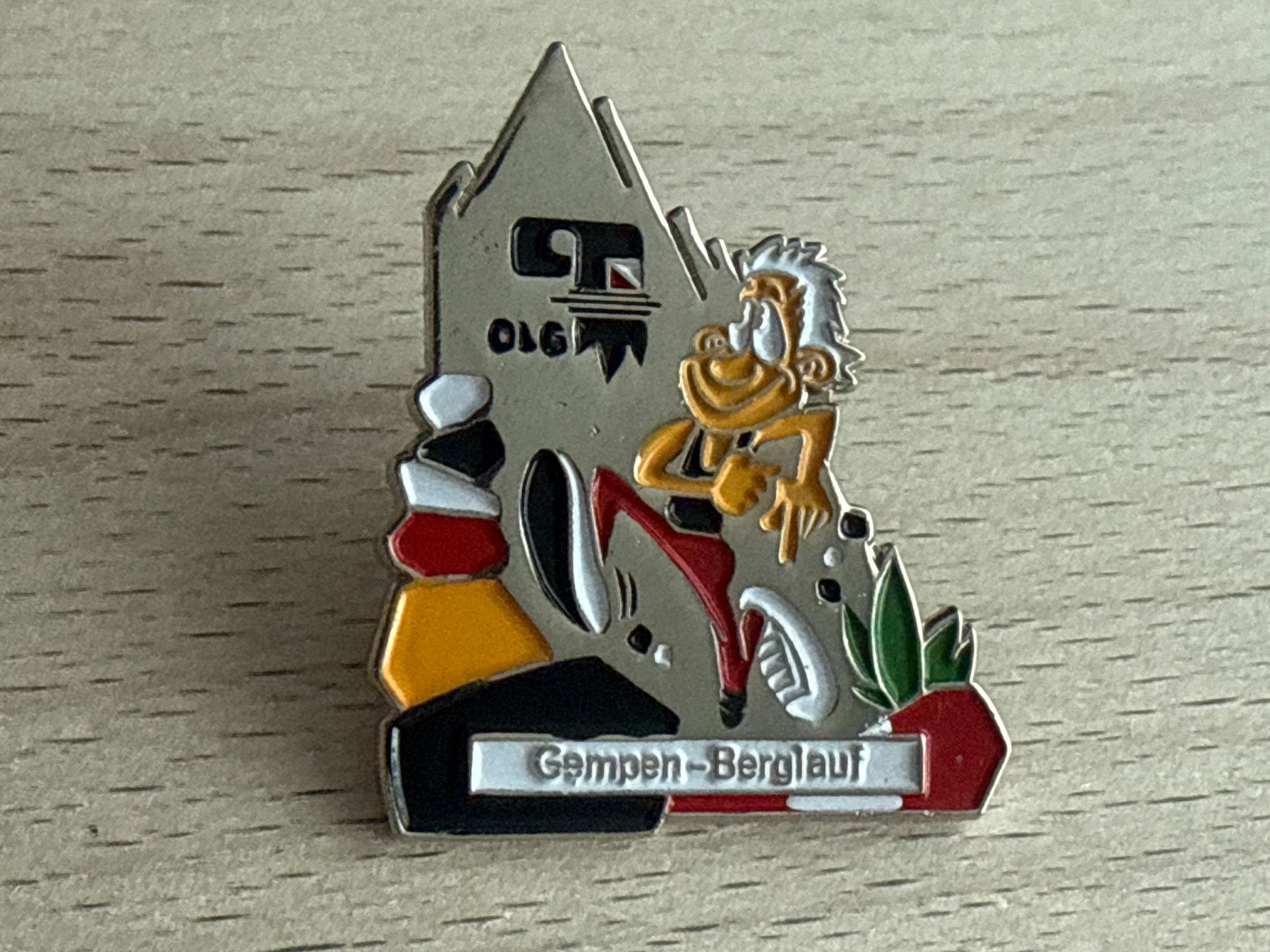 Placchette & Badge: Pin Gempen-Berglauf – Usato da Glattbrugg venduto da Schweigmatt