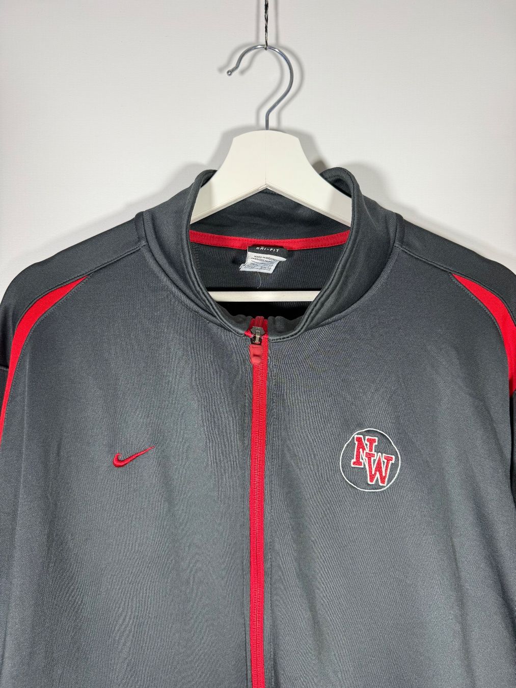 Nike Maglioni & Felpe: Nike Vintage Trainingsjacke XXL – Usato da Mühledorf BE venduto da ericgrunder_12 1
